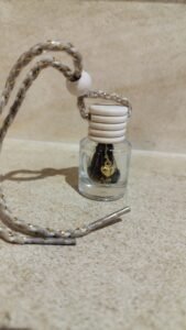 Fiole 'liberté" avec tourmaline multicolore, sans tressage, avec breloque cœur