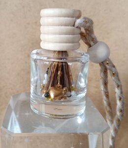 Fiole 'liberté" avec perles de rocaille, sans tressage, breloque coeur.